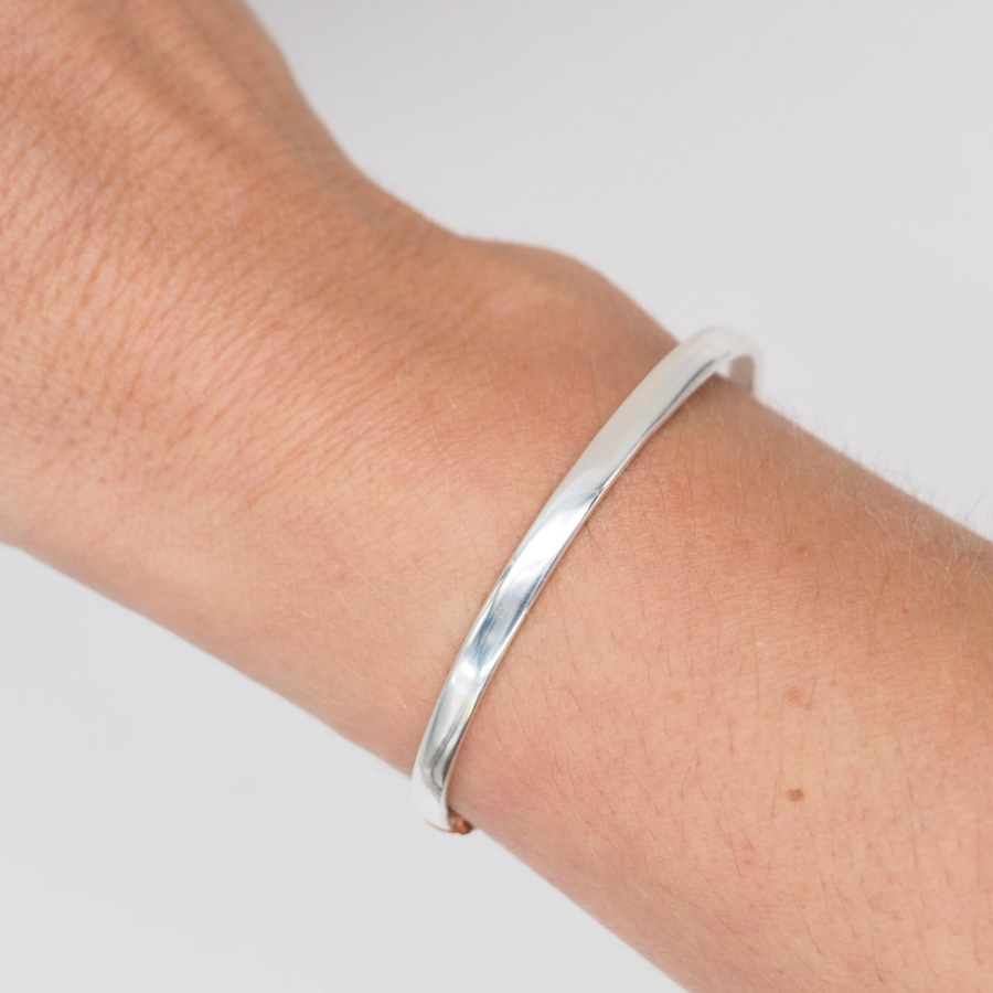 OVAL SILVER BRACELET